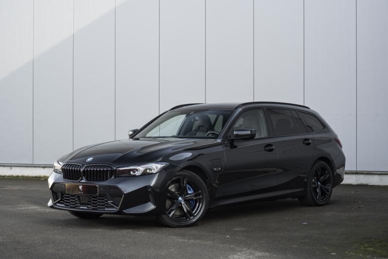 BMW 330 eAS PHEV Touring VATCAR/M3SEATS/PANO/HK/FULLSPEC