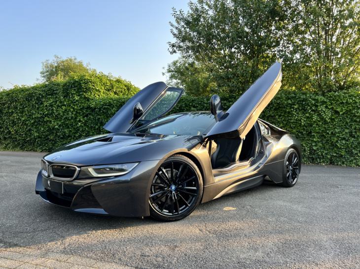 BMW i8 PHEV HEADUP/H&K/KEYLESS/CAMERA/DISPLAYKEY