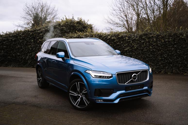 Volvo XC90 2.0 T6 4WD R-DesignPANO/B&W/KEYLESS/HEADUP/CARPLAY