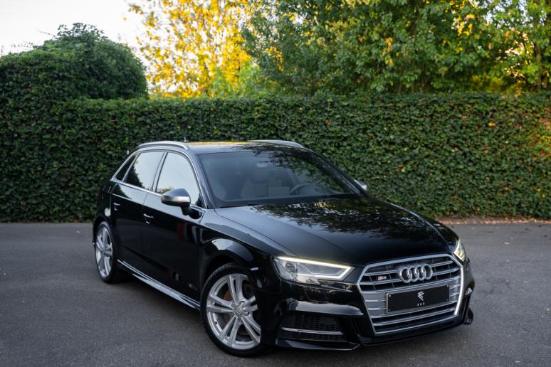 Audi S3 Sportback S tronic BECAR/RSSEAT/NAVI/LED